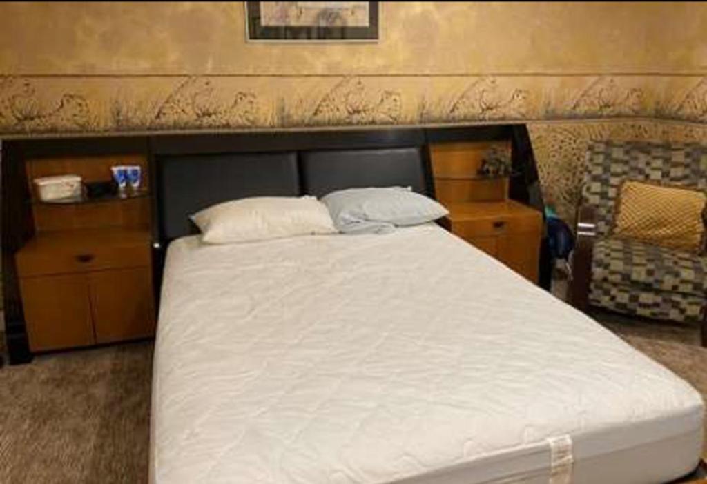 Roundhouse Grotto Bed & Breakfast Calgary Exterior photo